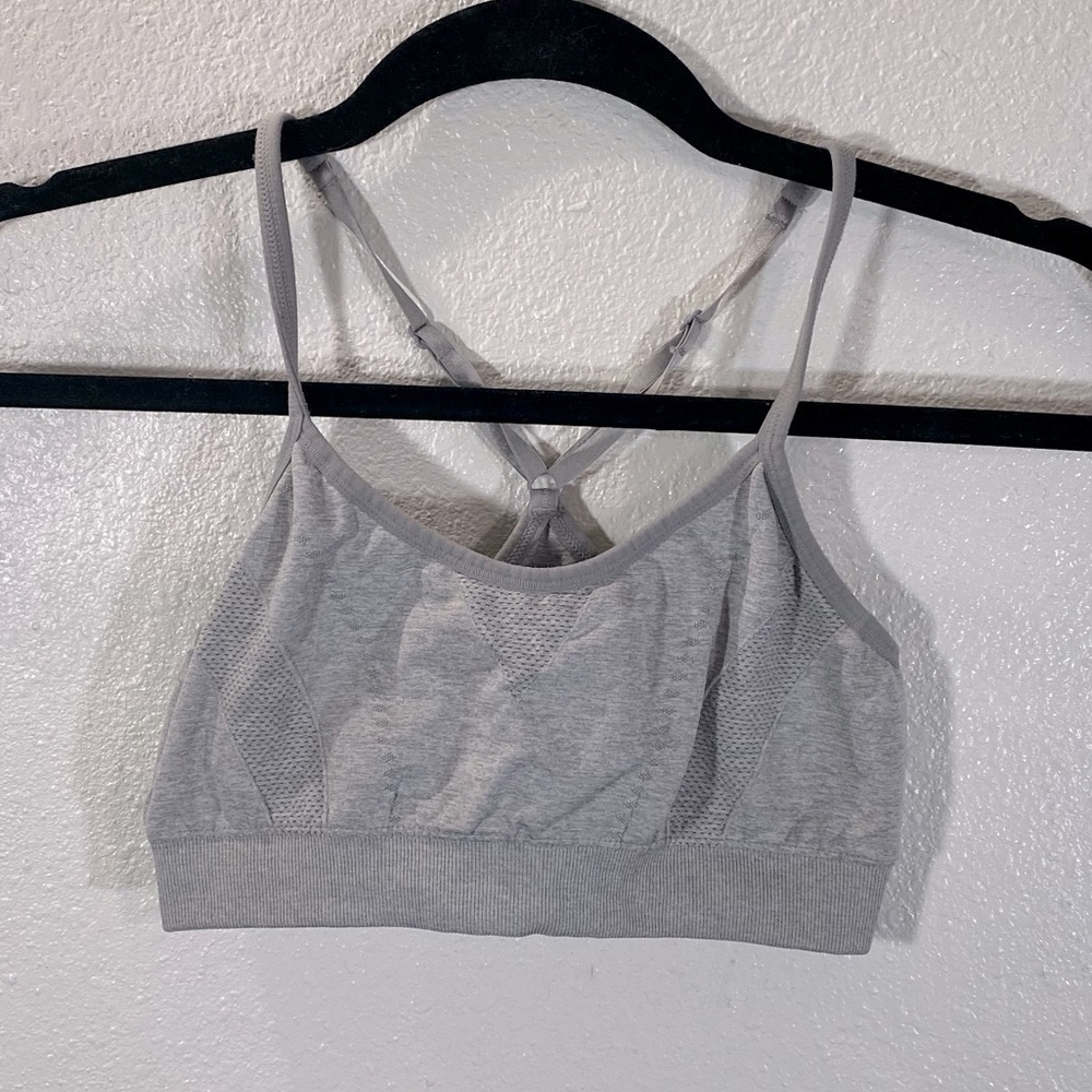 Forever21 light grey racer back pull over sports bra size S